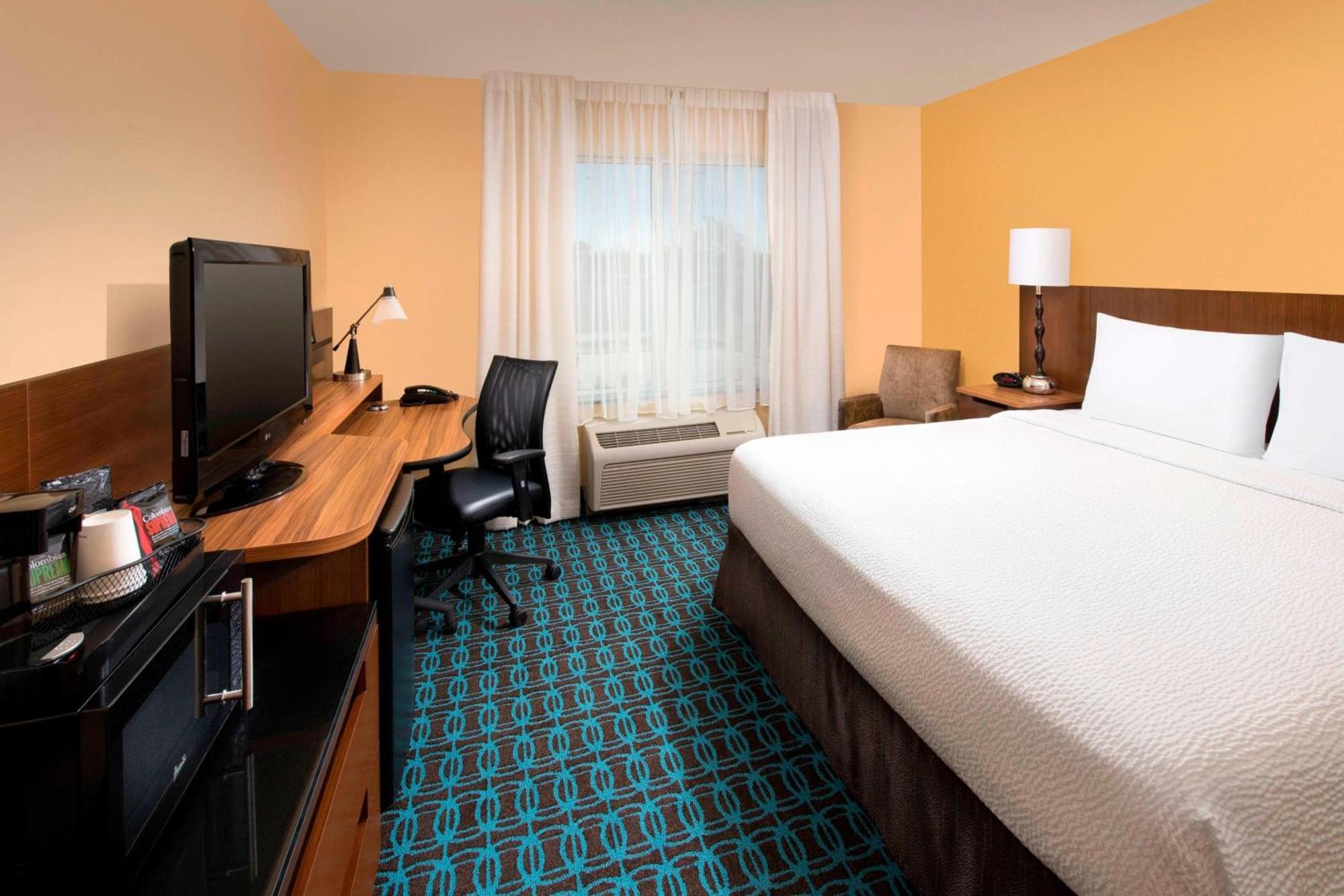 Hotel Fairfield & 3*
