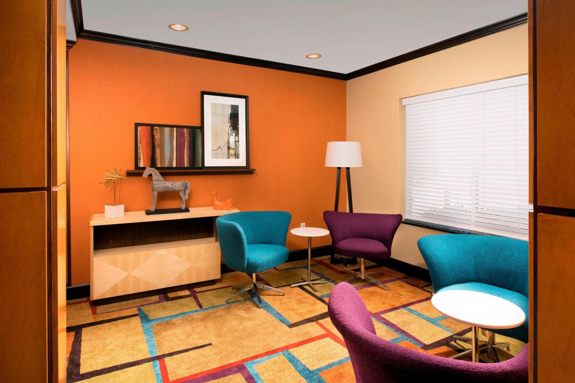 Fairfield & Hotel 3*