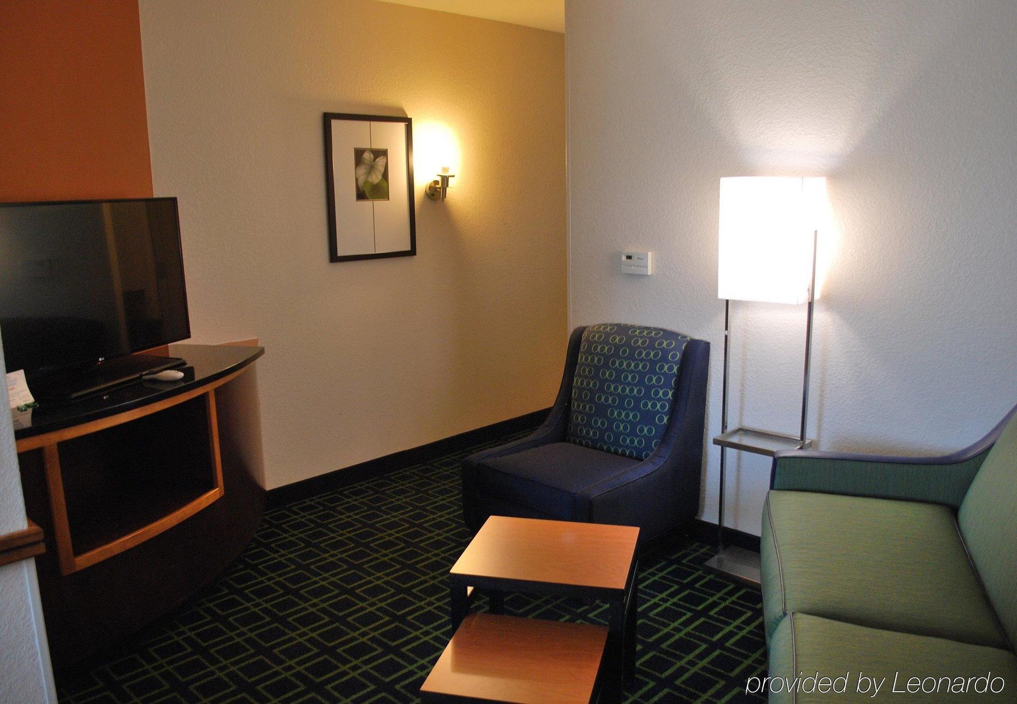Fairfield & Hotel